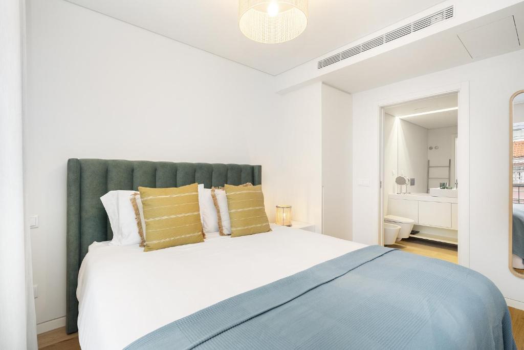WHome Urban Oasis: Modern Living with Parking & AC photo 2