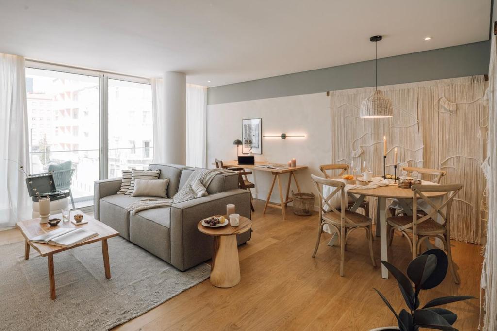 Sabaudia - 2 bedrooms and balcony in Alvalade — photo 1