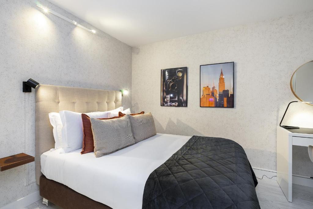 WHome Lisbon's Best Kept Secret: 2-Bed w/AC & Patio photo 2