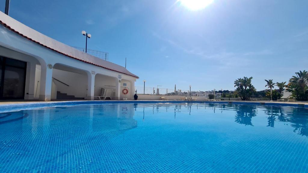 T3 Centro de Albufeira com piscina — photo 1