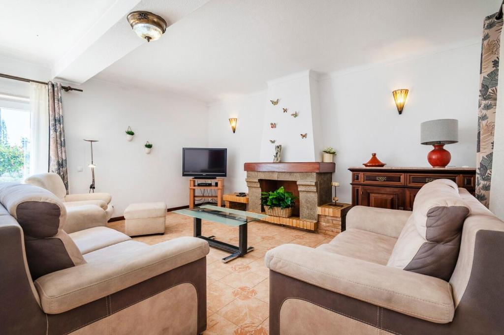 Solar do Castelo Villa with Pool & Private Studio photo 2
