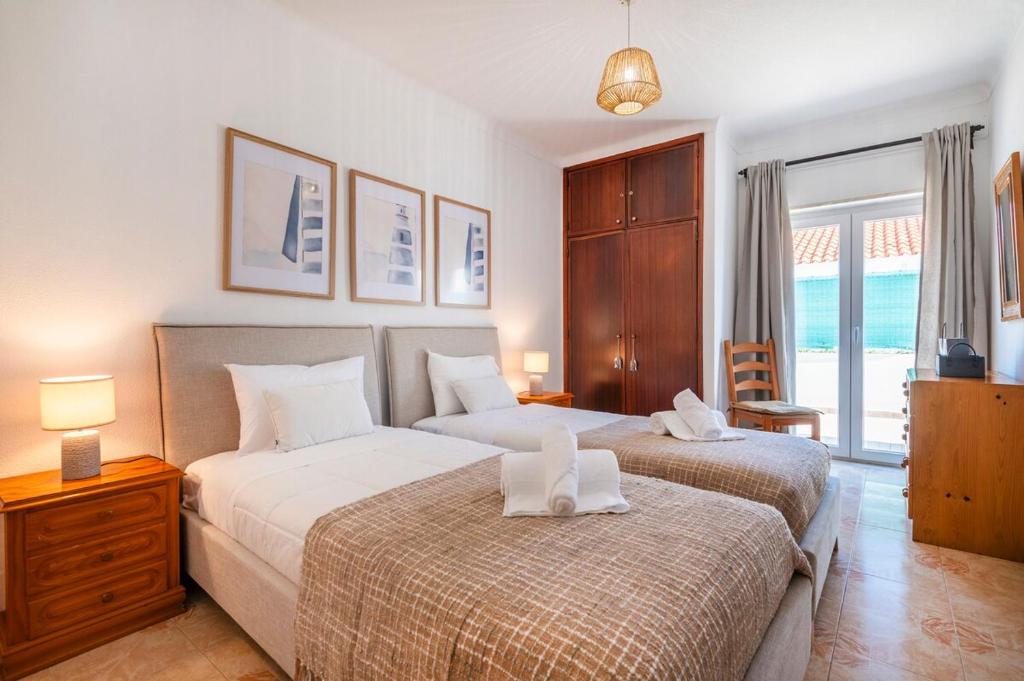 Solar do Castelo Villa with Pool & Private Studio photo 3