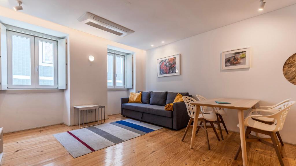 Wood and Marble 1BDR Apartment by LovelyStay — photo 1