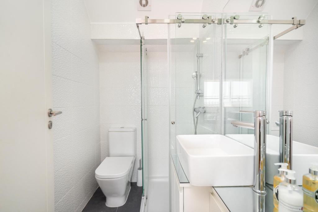 WHome | Premium River View Apartment photo 3