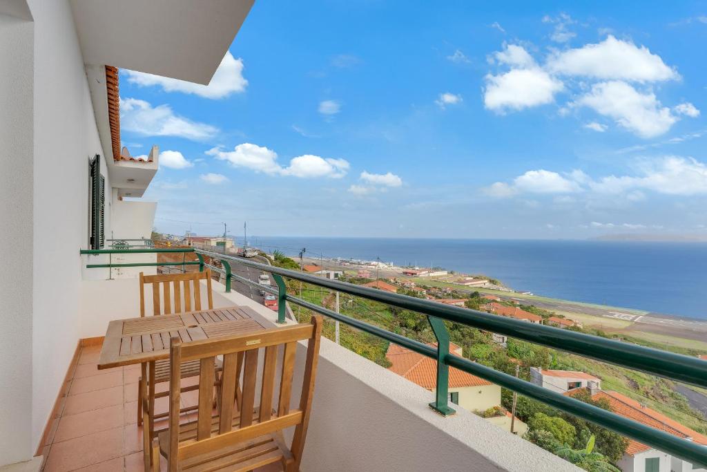 Santa Cruz Apartment with Sea View by Holiday Rental Madeira photo 2