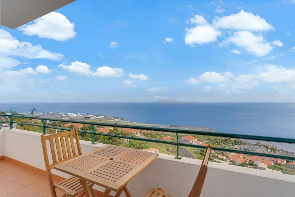 Santa Cruz Apartment with Sea View by Holiday Rental Madeira photo 3