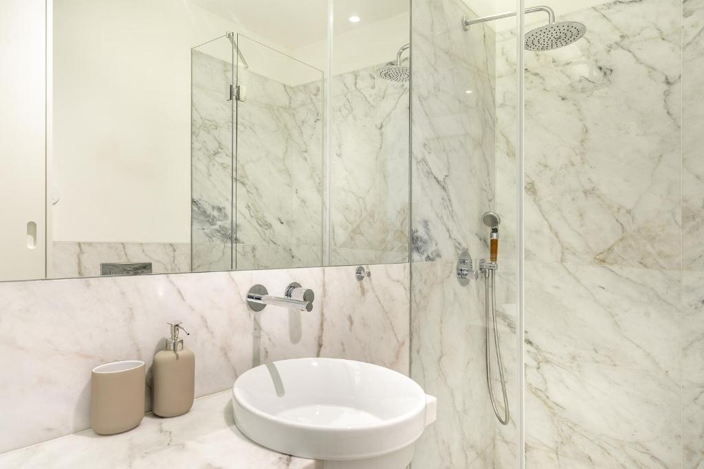 WHome Timeless Luxury Porto w/ AC & Elevator photo 3