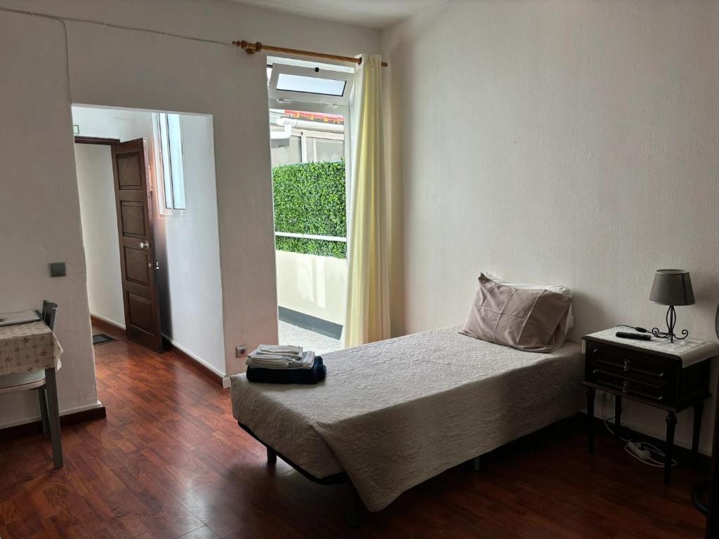 Charming Studio in Funchal with a Lovely Terrace – 20 m² — photo 1