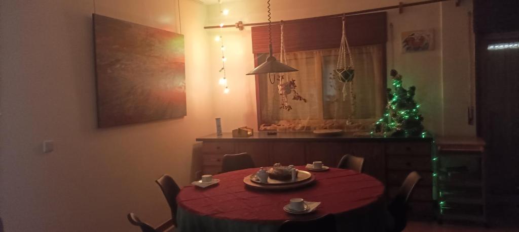 Yellow House — photo 1