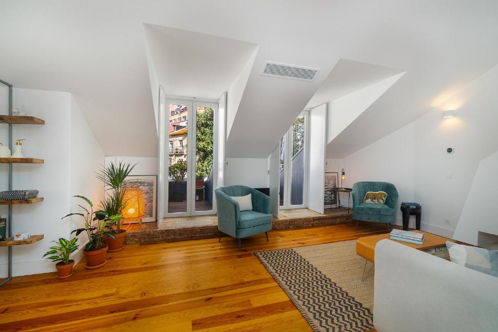WHome Ultimate Lisbon Stay! Mid-Term Duplex with Terrace — photo 1