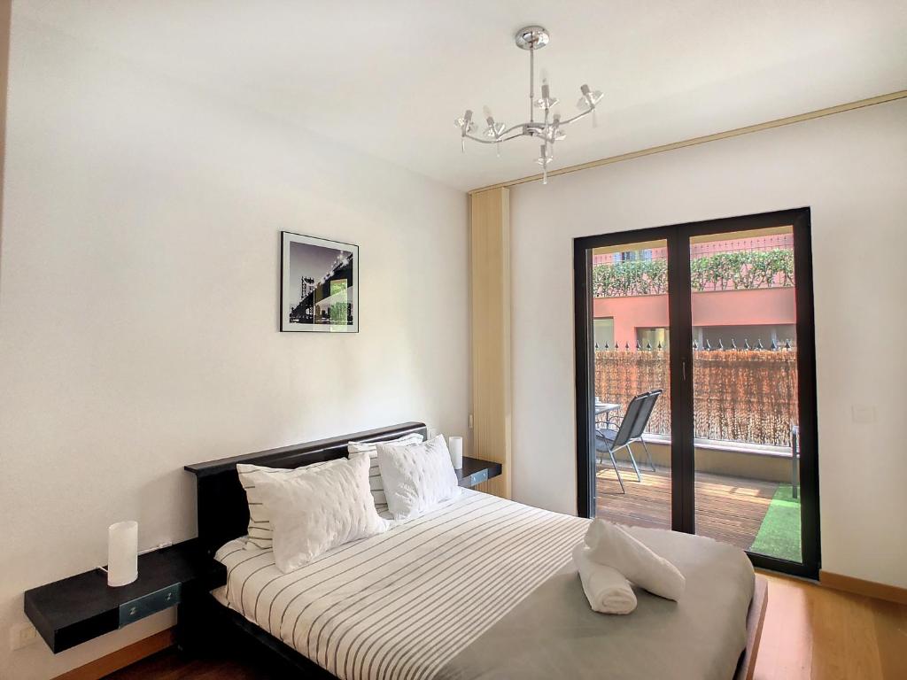 Samya Apartment by LovelyStay photo 2