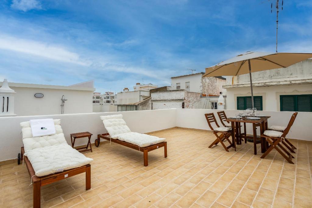 Tia Anica House II - apartment with terrace in central Fuseta beach village — photo 1