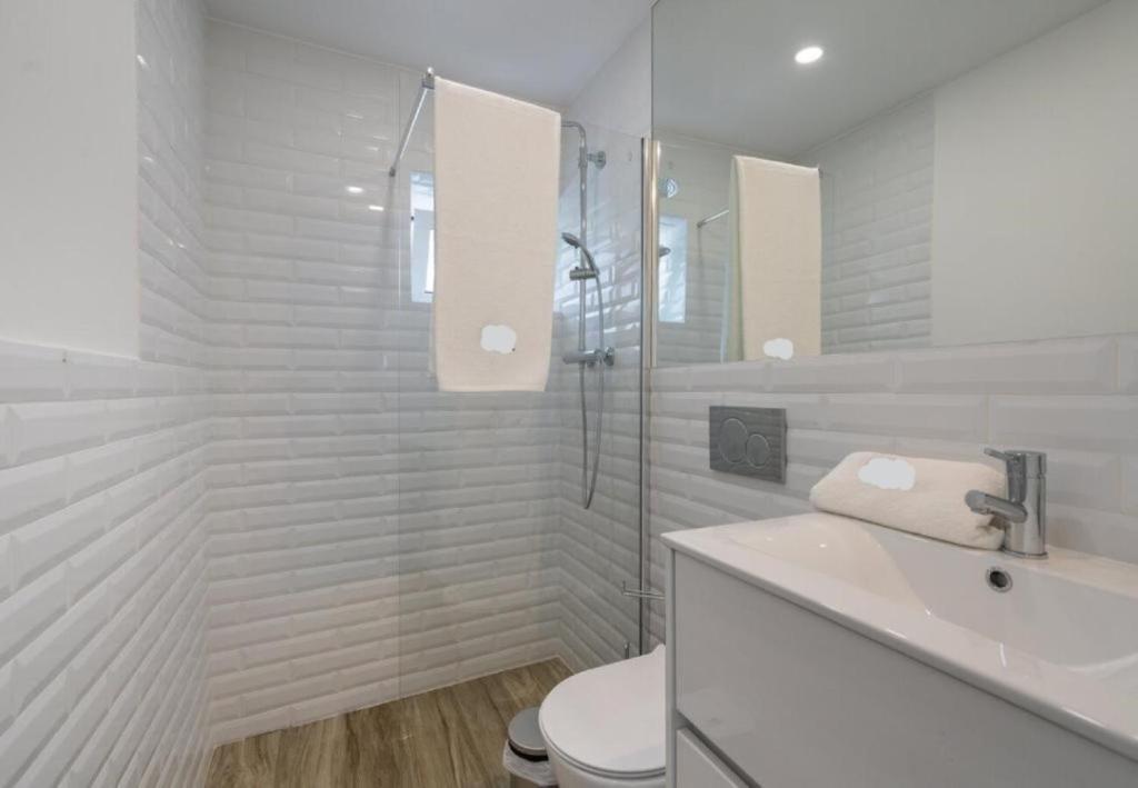 Tia Anica House II - apartment with terrace in central Fuseta beach village photo 3
