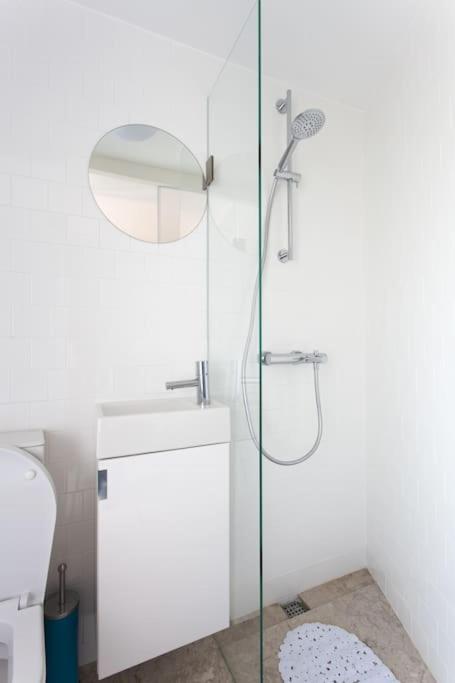 Sao Vicente IV - Eco-flat with French Balcony & View photo 3