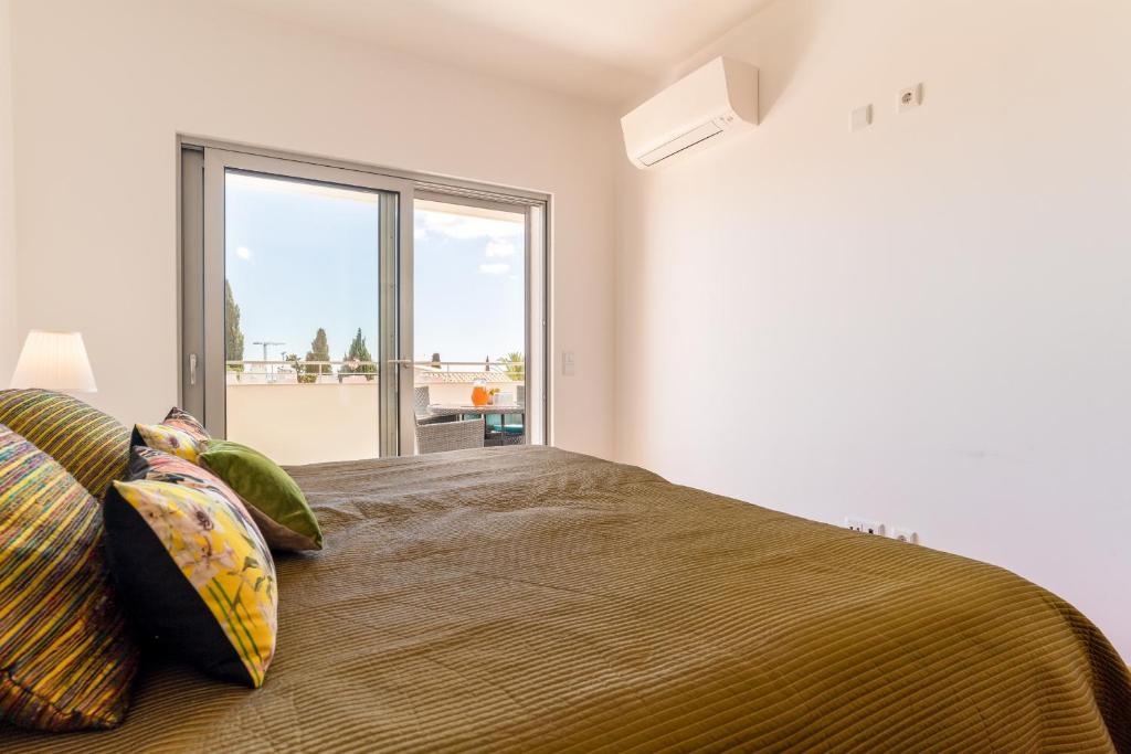 Spacious 2 bedroom Apartment with Sea View Lagos by Lisbeyond photo 2