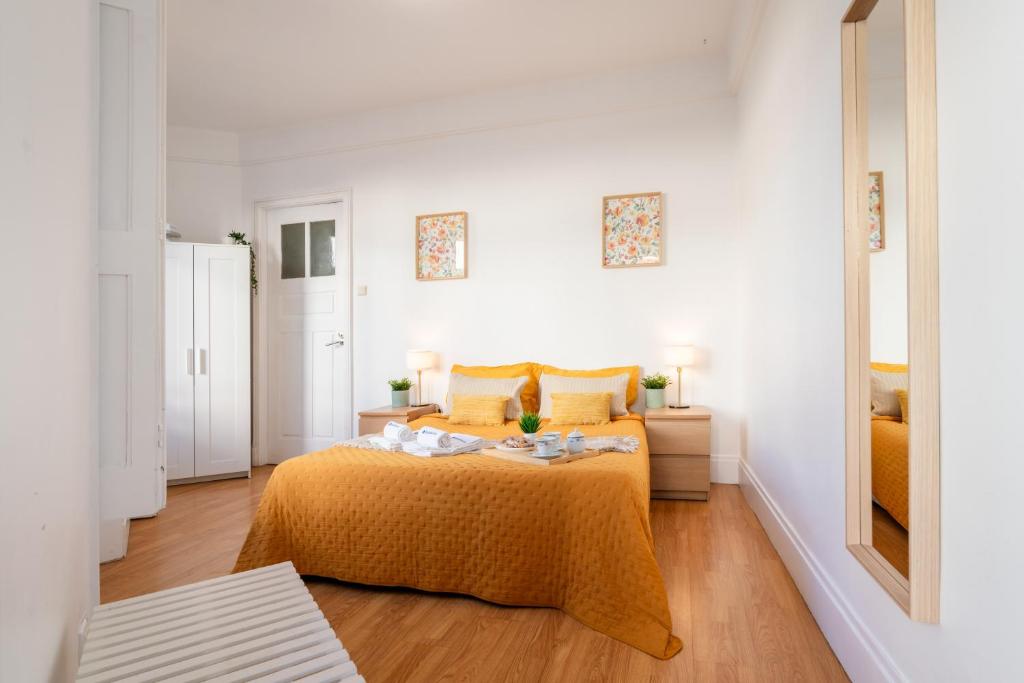 Host Wise - Spacious Comfortable Apartment - Balcony photo 2