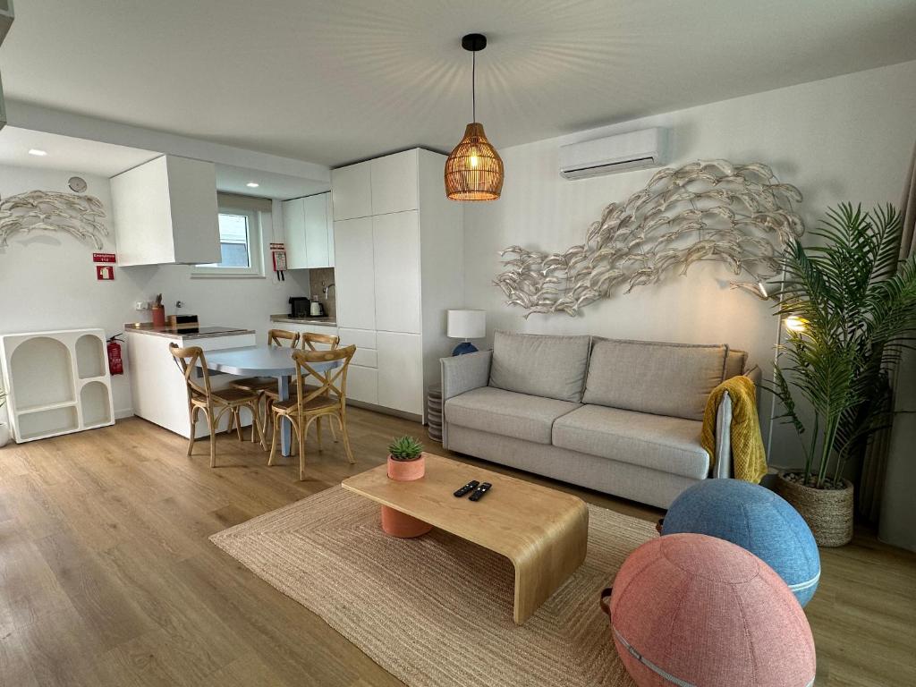 WHome Cozy Riverside Apartment in Trafaria — photo 1