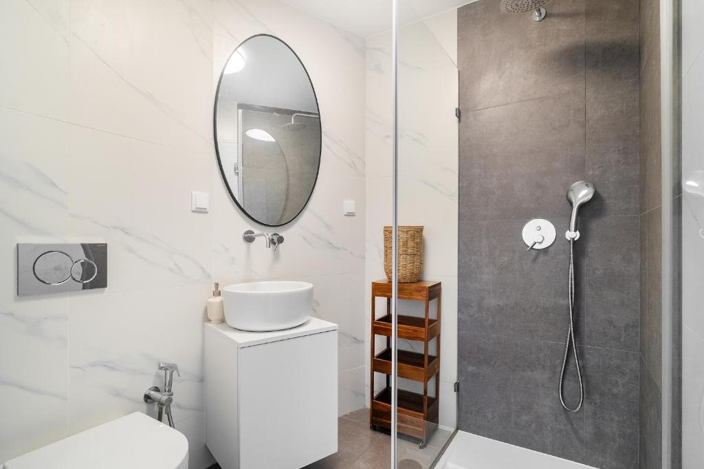 WHome Exclusive Stay in a Prime Location with River View photo 3