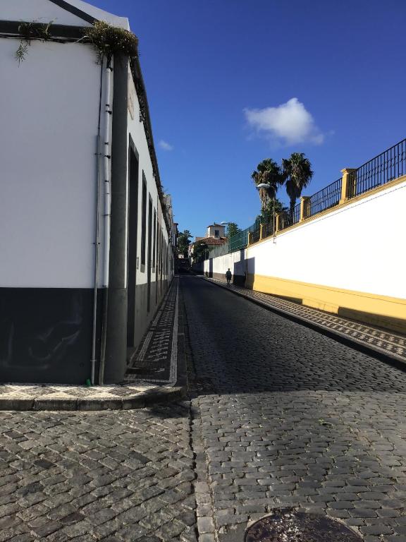 Yellow Flat One Azores photo 2