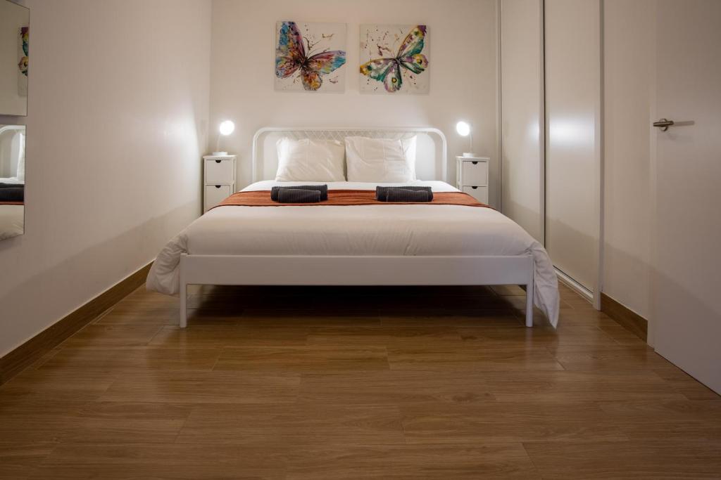 Spacious and Sunny Apartment - 10 min from the sea photo 2