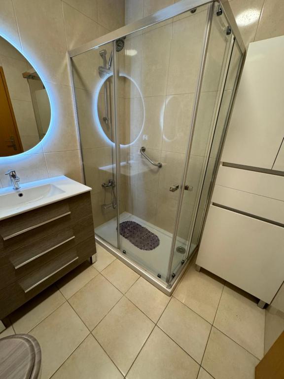 Sunflower Apartment photo 3