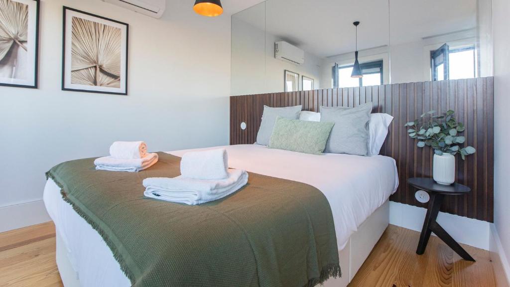 Stylish Studio w/ AC & Balcony by LovelyStay photo 2