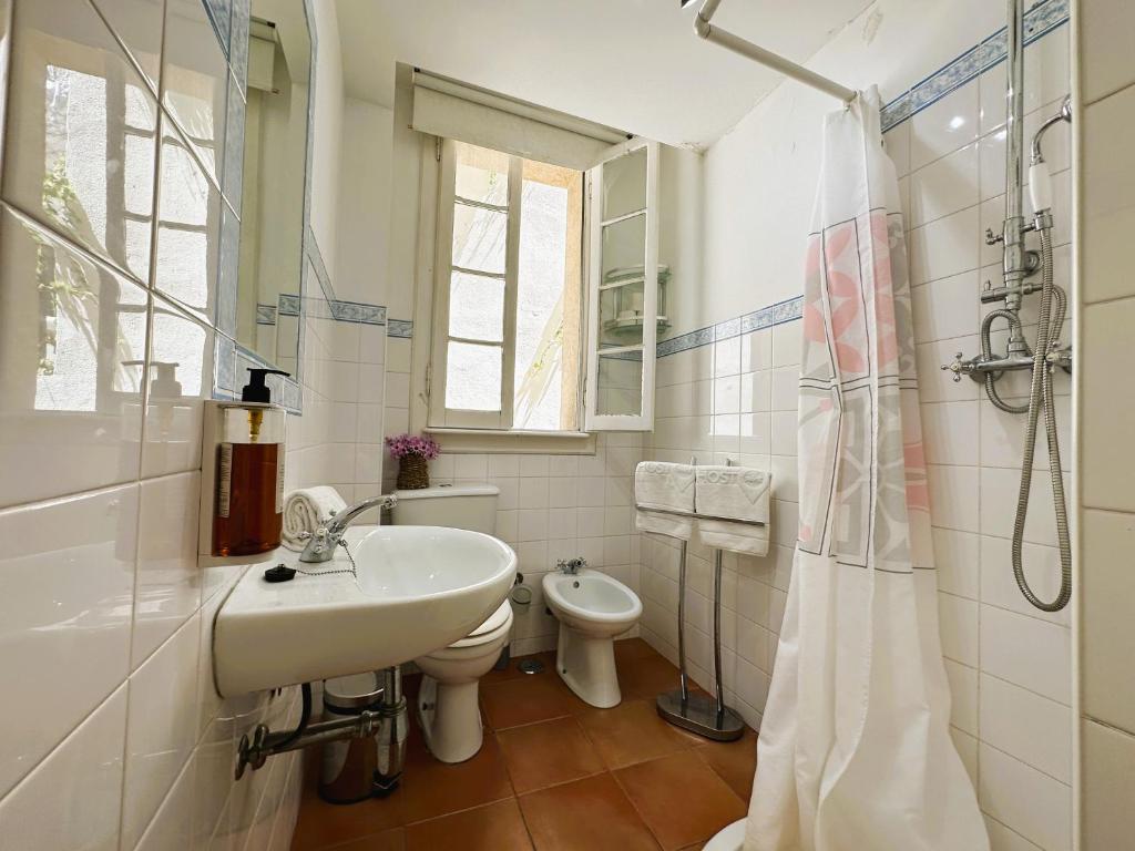 Estrela Charming Rooms by HOST-POINT photo 3