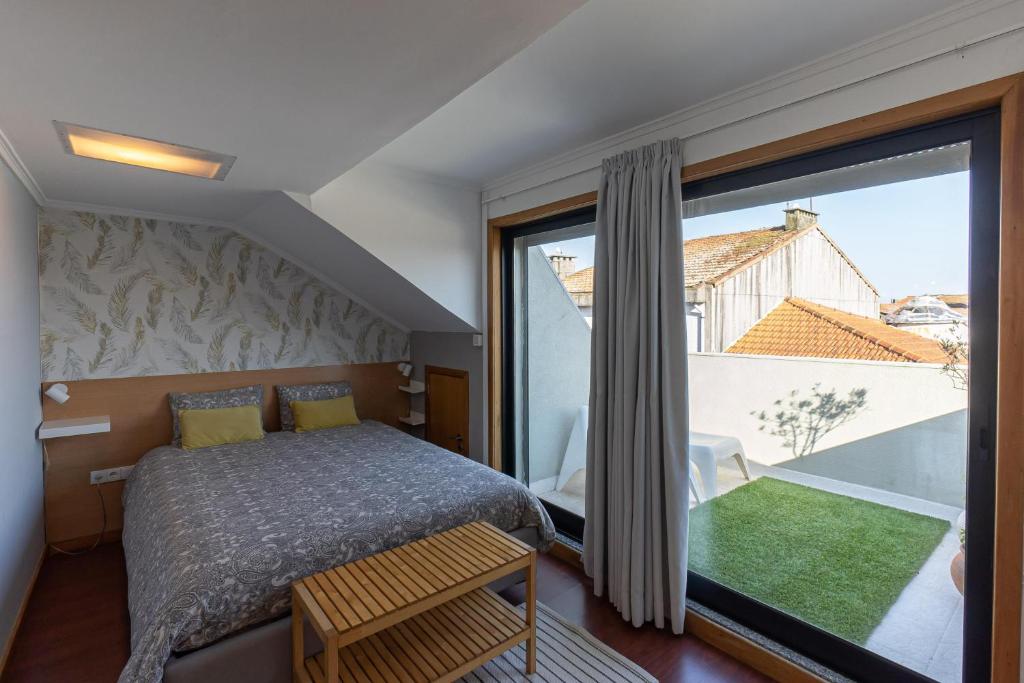 Top floor apartment with Sunny Balconies photo 2