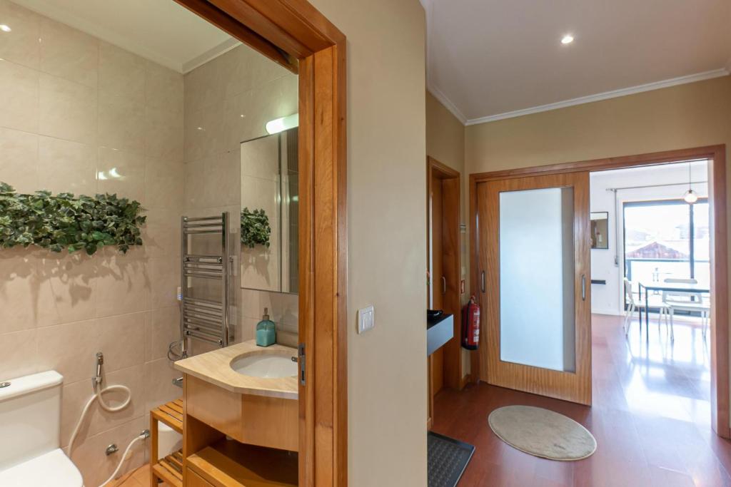 Top floor apartment with Sunny Balconies photo 3