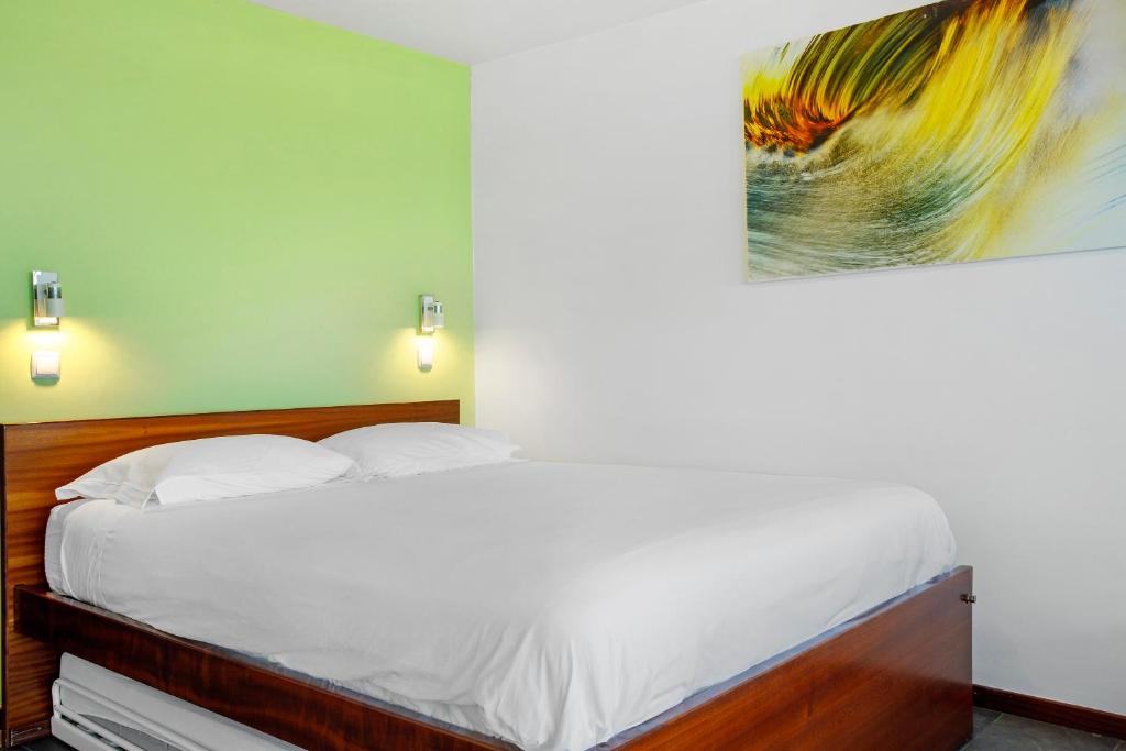 The Wave House - Seaside Haven photo 2
