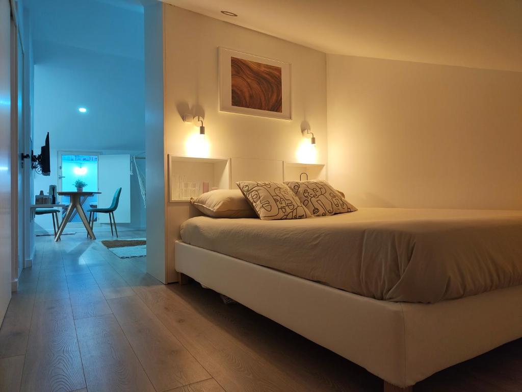 Wood Essence Apartment - Cozy Balcony — photo 1