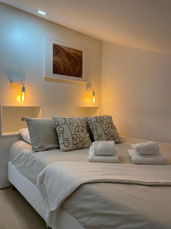 Wood Essence Apartment - Cozy Balcony photo 2