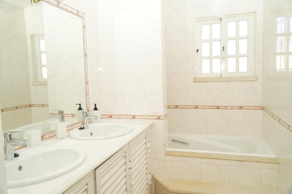 Seaside Serenity Villa photo 3