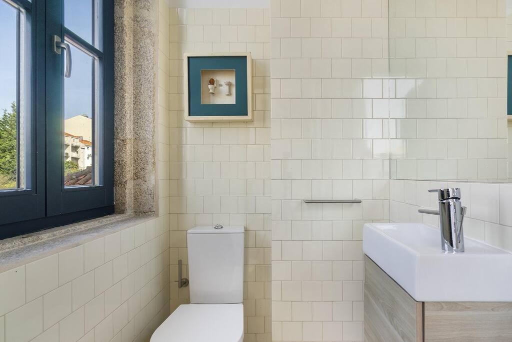 Stylish Downtown Apartment photo 3