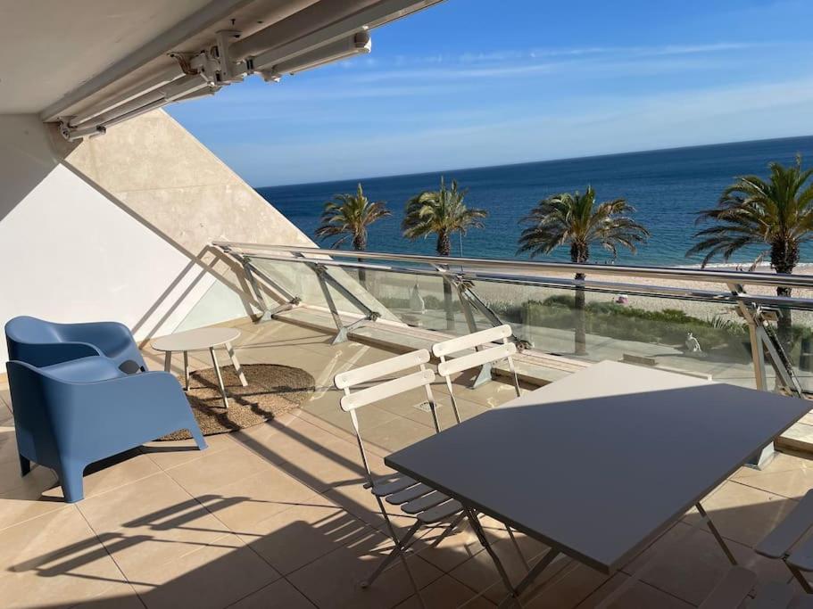 Sesimbra Califórnia beach front — photo 1