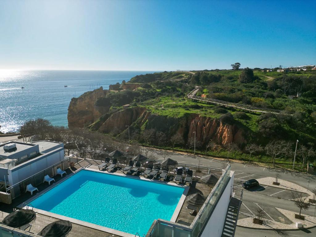 Carvi Beach Hotel — photo 1