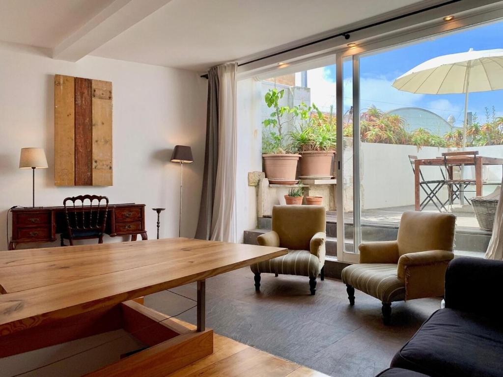 Sunny Apartment in Town with Terrace photo 2