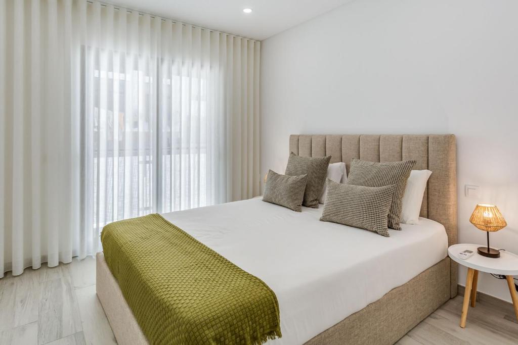 Sublime and Bright 2 BDR Apartment by LovelyStay photo 2