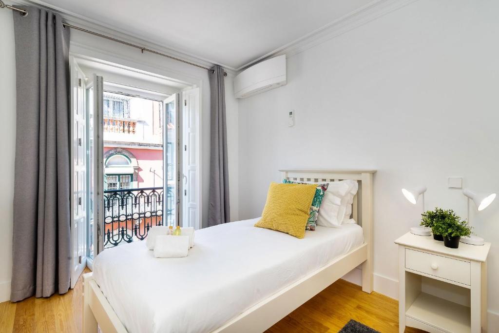 Stunning 2BDR Apartment in Chiado by LovelyStay photo 2