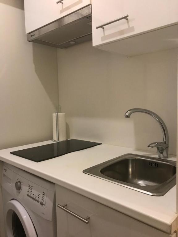 Charming Studio Apartment in Campolide - Z F photo 3