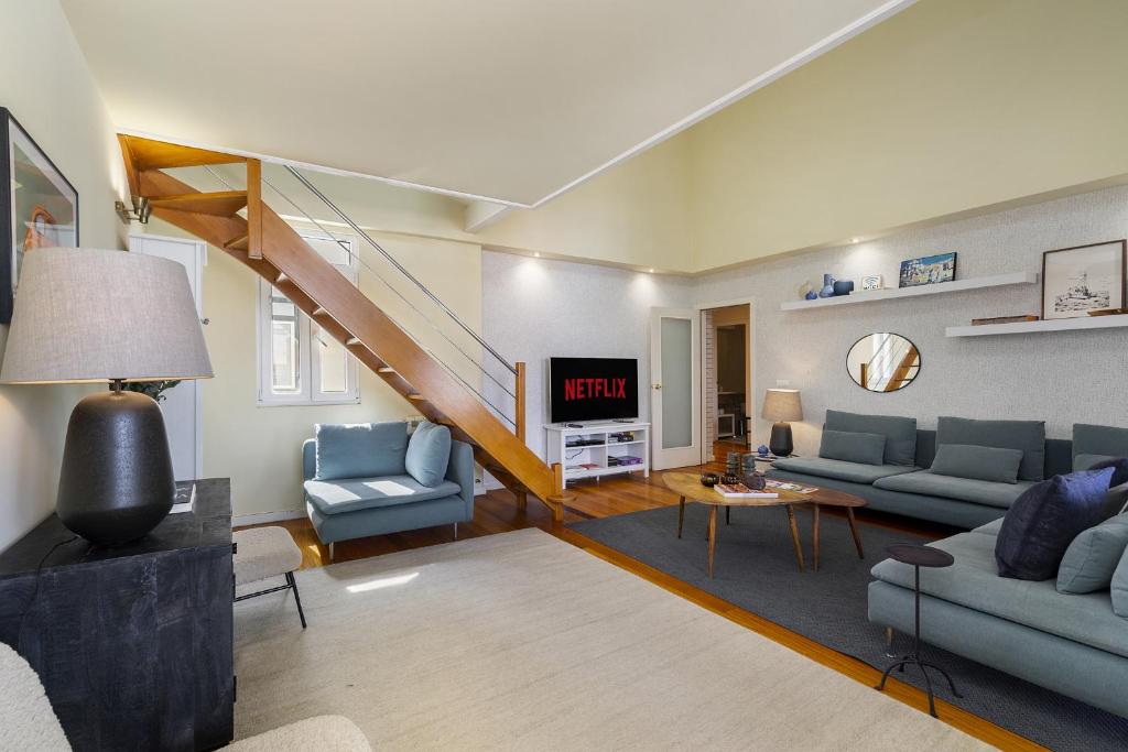 WHome Luxury Lisbon Penthouse: Designer Decor & Epic Views — photo 1
