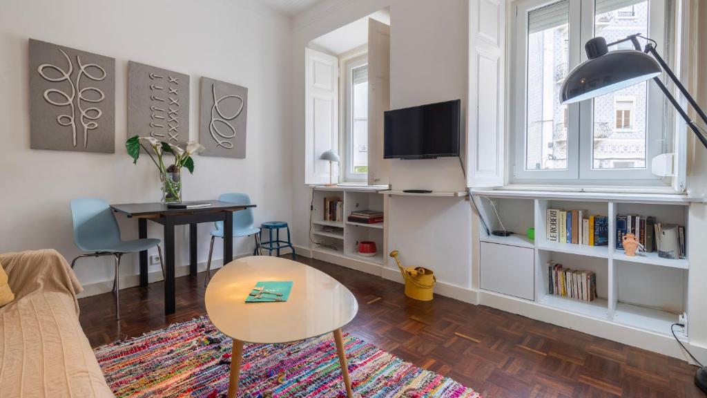 Private Terrace 2BDR Apartment by LovelyStay photo 2