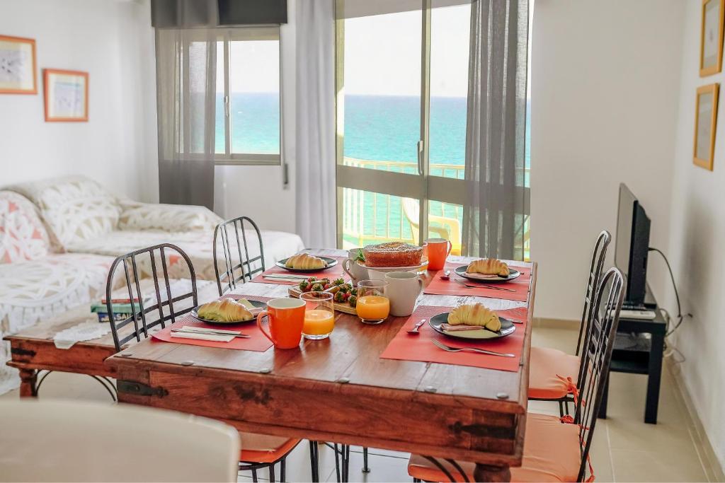 Host Wise - Terrace & Ocean View Flat photo 2