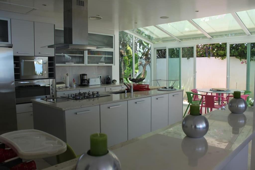 Breathtaking Villa with infinity pool over the sea photo 2