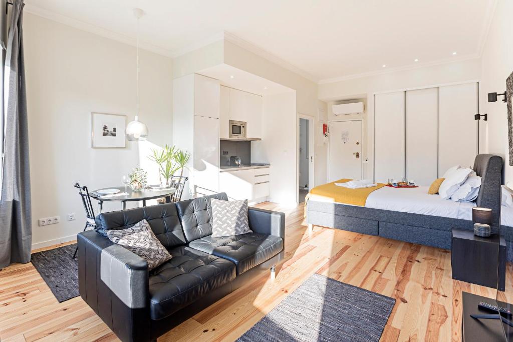 150 Rivoli Apartments by LovelyStay photo 2