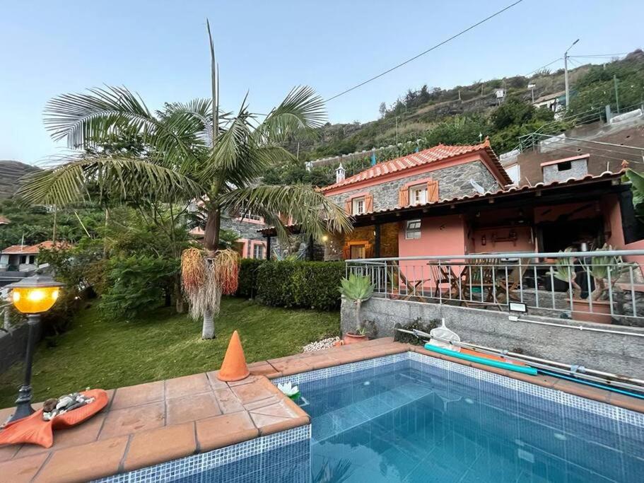 Secluded cottage w pool photo 2