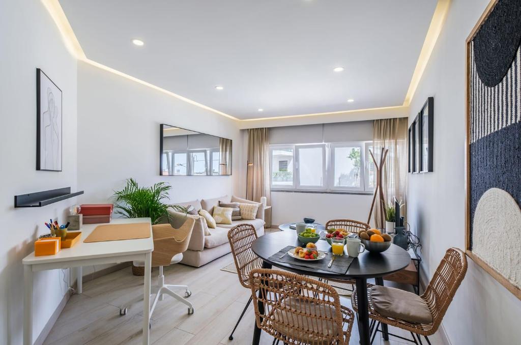 Sea View Apartment in Estoril — photo 1