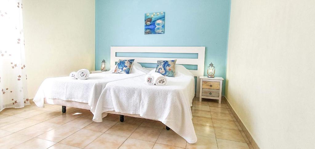 Apartment - Sleeps 2 Parking & Pool Access photo 2