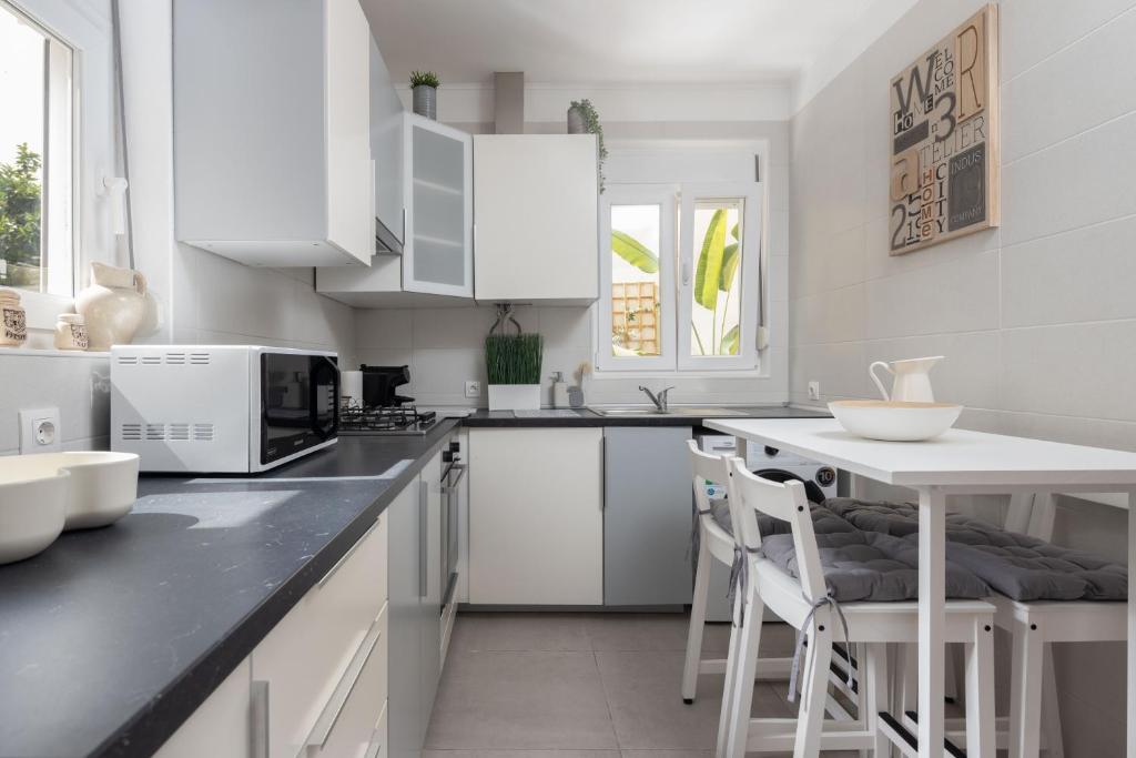 Serene 2BDR Apartment W/ Patio by LovelyStay photo 3