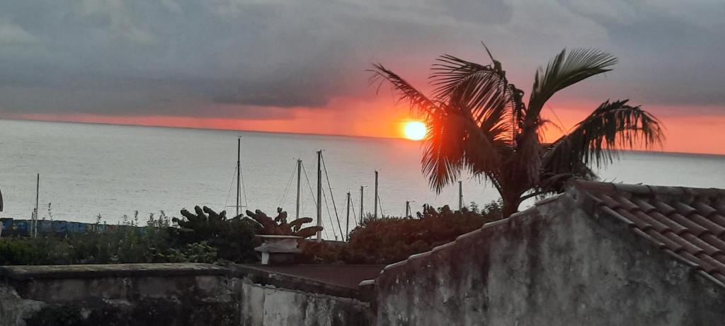 Sunrise House- 4 bedroom house with amazing sunrise over the sea 8 guests — photo 1